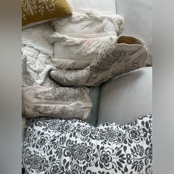 Corral women’s wedding boots - Picture 3 of 4